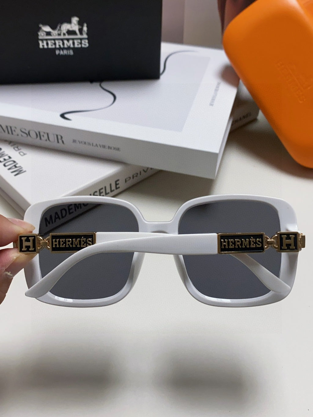 Hermès Polarized Square Black Lens Sunglasses for Women - 358920 - detail image 4