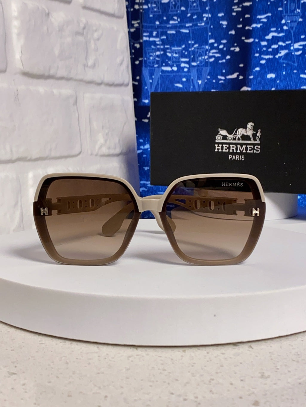 Hermès Polarized Round Brown Lens Sunglasses for Women - 358930 - detail image 2